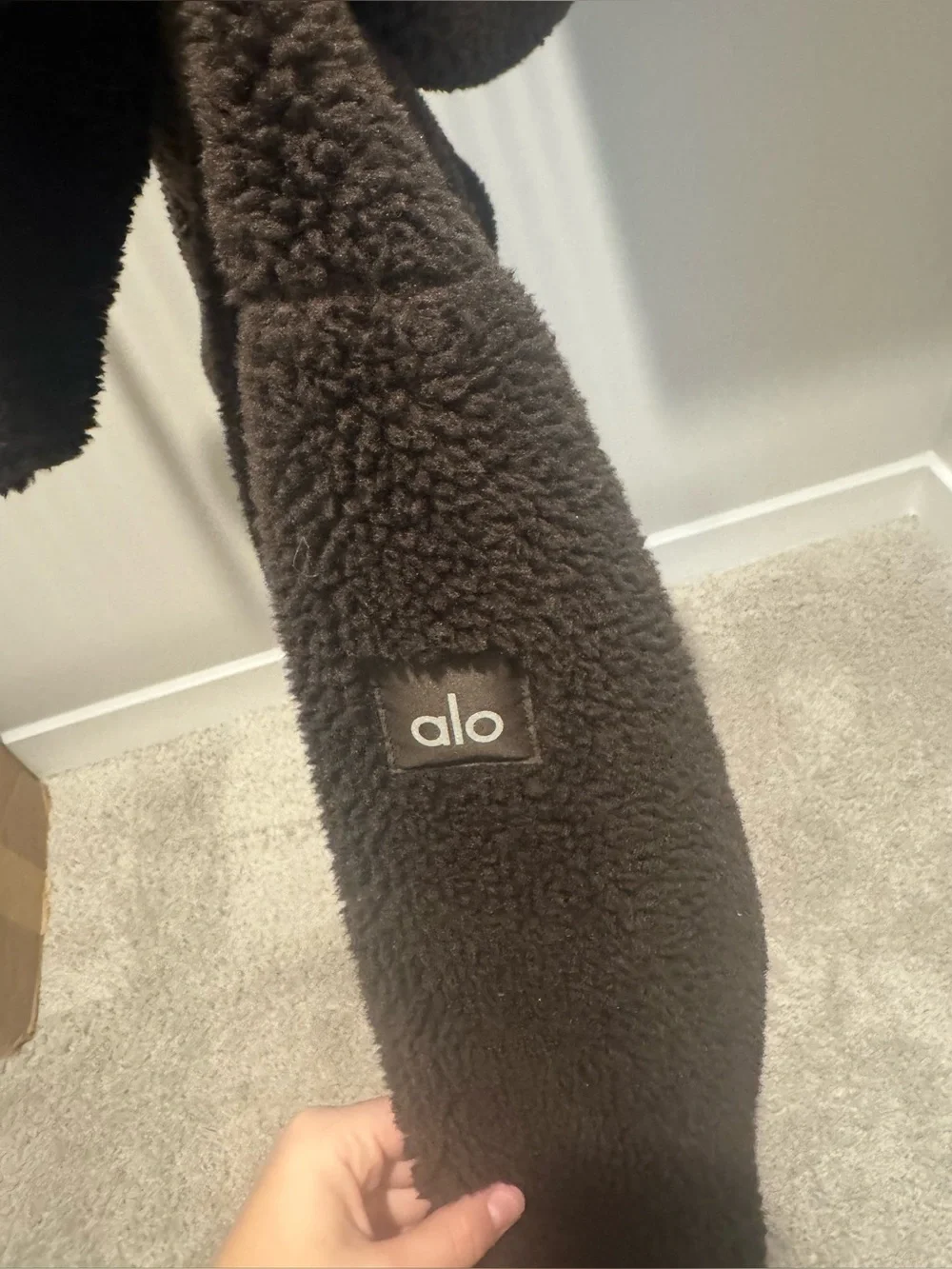 Alo yoga Cozy Sherpa Zip-Up Jacket in Olive
